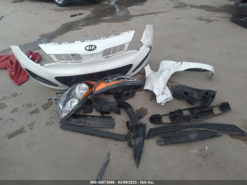 2014 KIA RIO LX - KNADM5A32E6340120