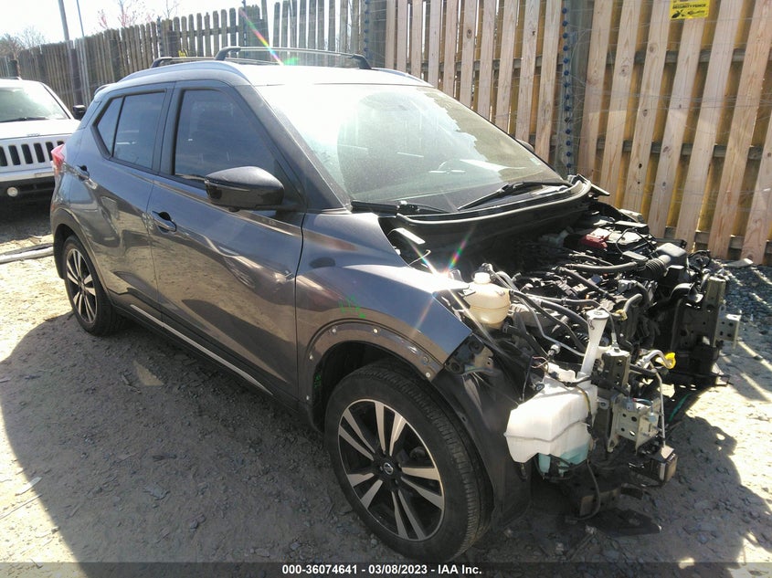 VIN 3N1CP5CU4JL529530 2018 NISSAN KICKS SR