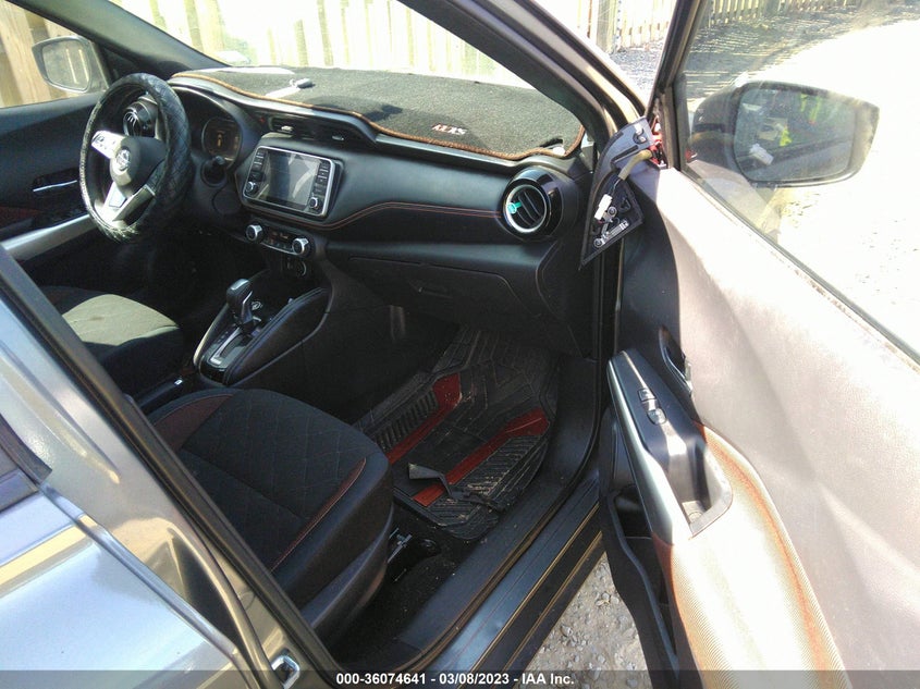 VIN 3N1CP5CU4JL529530 2018 NISSAN KICKS SR