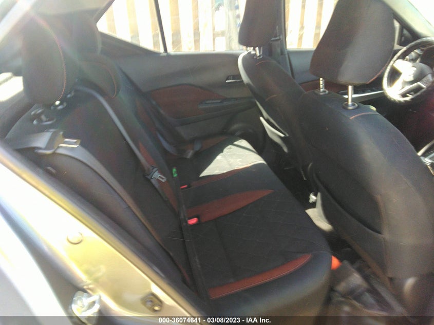 VIN 3N1CP5CU4JL529530 2018 NISSAN KICKS SR