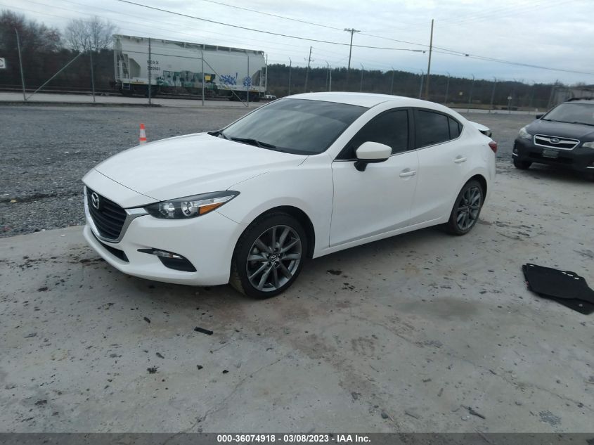 2018 MAZDA MAZDA3 4-DOOR TOURING 3MZBN1V39JM241859