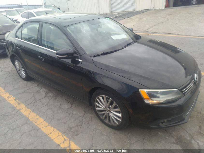 2013 VOLKSWAGEN JETTA SEDAN SEL W/NAV - 3VWLX7AJ7DM368507