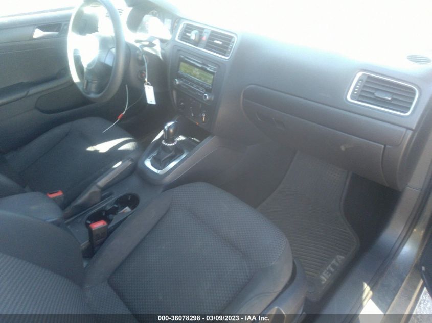 2014 VOLKSWAGEN JETTA 2.0L S - 3VW2K7AJ7EM224421