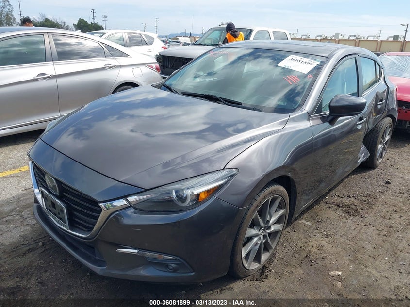 VIN 3MZBN1M34JM203604 2018 MAZDA MAZDA3 5-DOOR GRAND TOURING