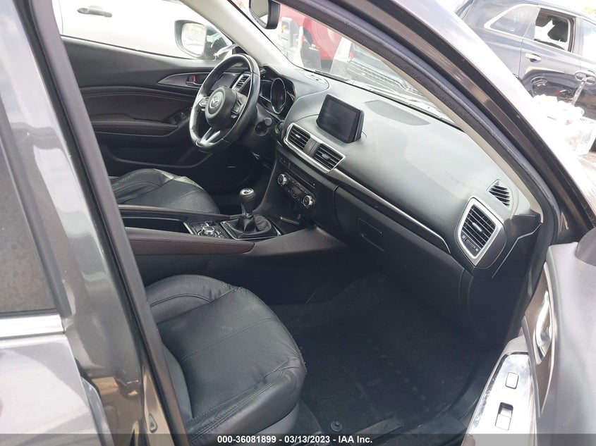 VIN 3MZBN1M34JM203604 2018 MAZDA MAZDA3 5-DOOR GRAND TOURING
