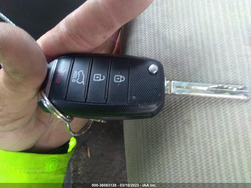 2015 KIA SEDONA LX - KNDMB5C15F6040108