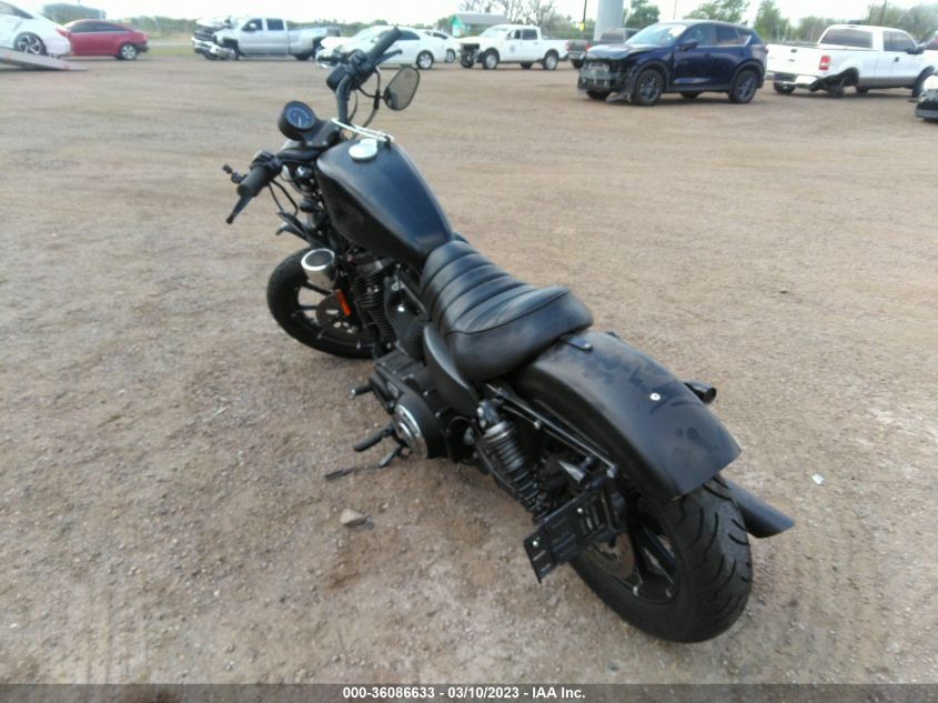 2018 HARLEY-DAVIDSON XL883 IRON 883 - 1HD4LE215JC400727