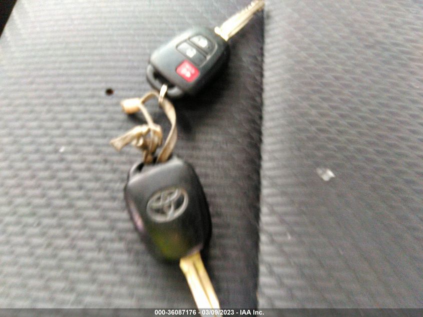 2015 TOYOTA HIGHLANDER LE - 5TDZARFH2FS011822