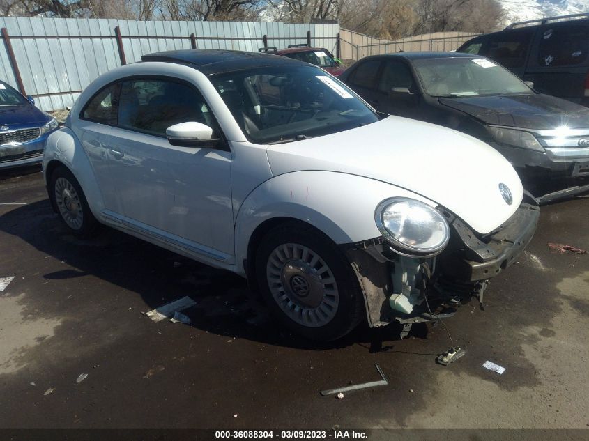 2014 VOLKSWAGEN BEETLE COUPE 1.8T W/SUN - 3VWJ17AT4EM660675
