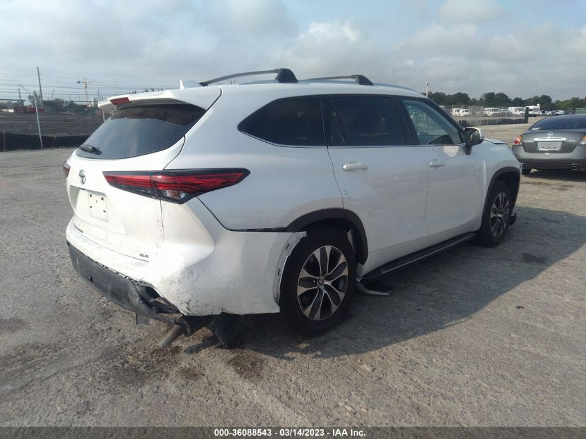 2021 TOYOTA HIGHLANDER XLE - 5TDGZRAH9MS057703