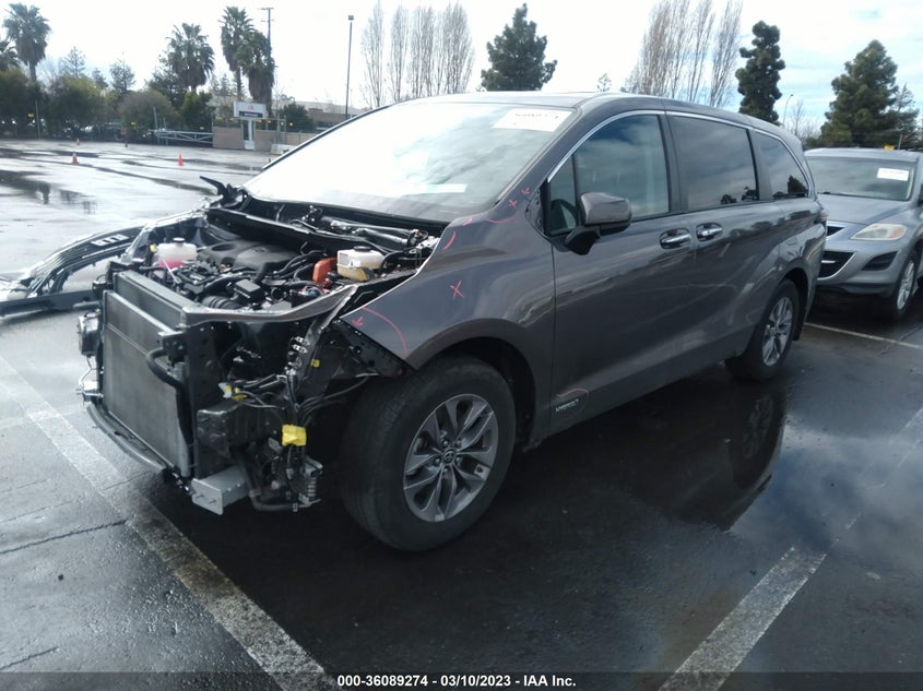 VIN 5TDYSKFC5MS017180 2021 TOYOTA SIENNA XLE