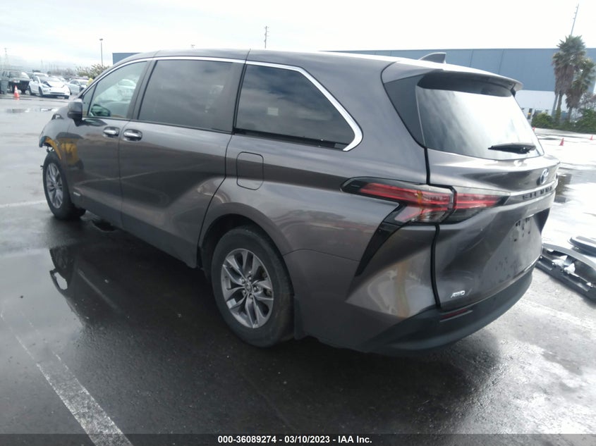 VIN 5TDYSKFC5MS017180 2021 TOYOTA SIENNA XLE