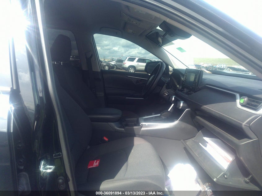 VIN 2T3K1RFV4MC130427 2021 TOYOTA RAV4 LE