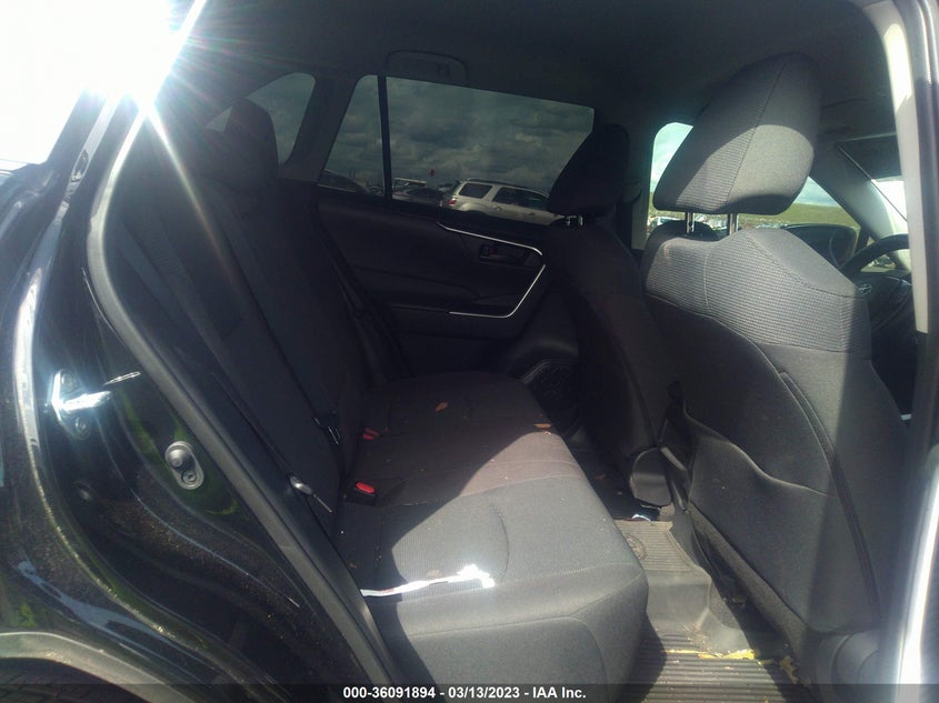 VIN 2T3K1RFV4MC130427 2021 TOYOTA RAV4 LE