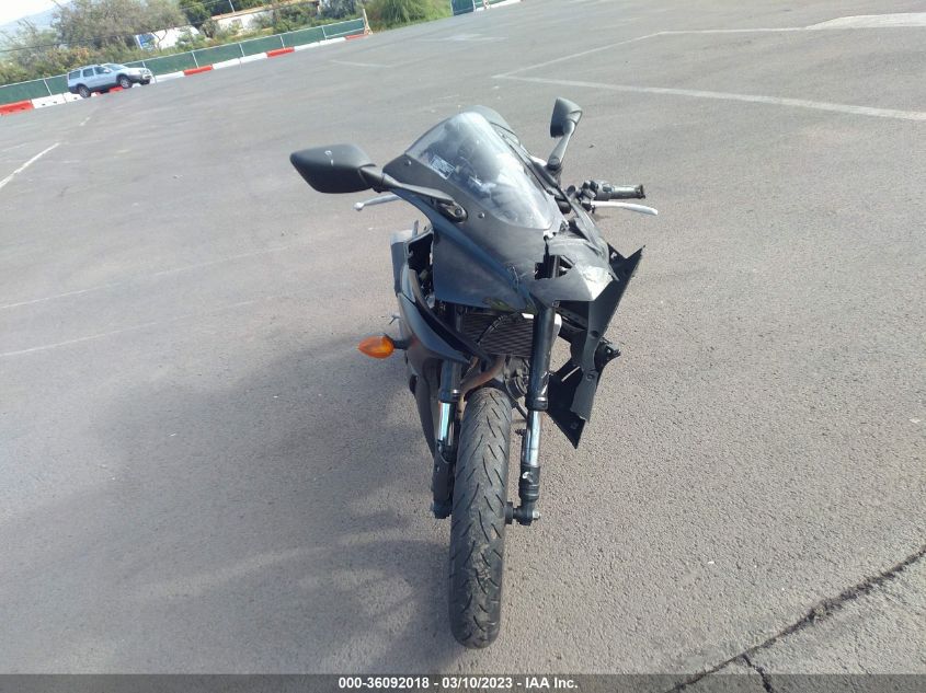 2022 YAMAHA YZFR3 A MH3RH18Y8NK008621