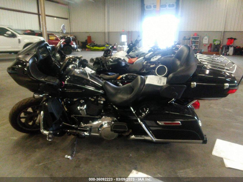 2017 HARLEY-DAVIDSON FLTRU - 1HD1KGD15HB687680