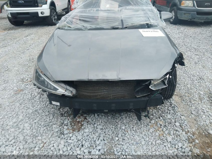 2019 HYUNDAI ELANTRA SE - 5NPD74LF8KH407087