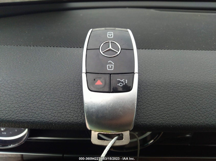 VIN WDDZF4JBXJA364022 2018 MERCEDES-BENZ E-CLASS E 300