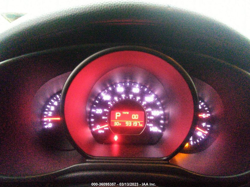 2015 KIA SOUL + - KNDJP3A58F7136713