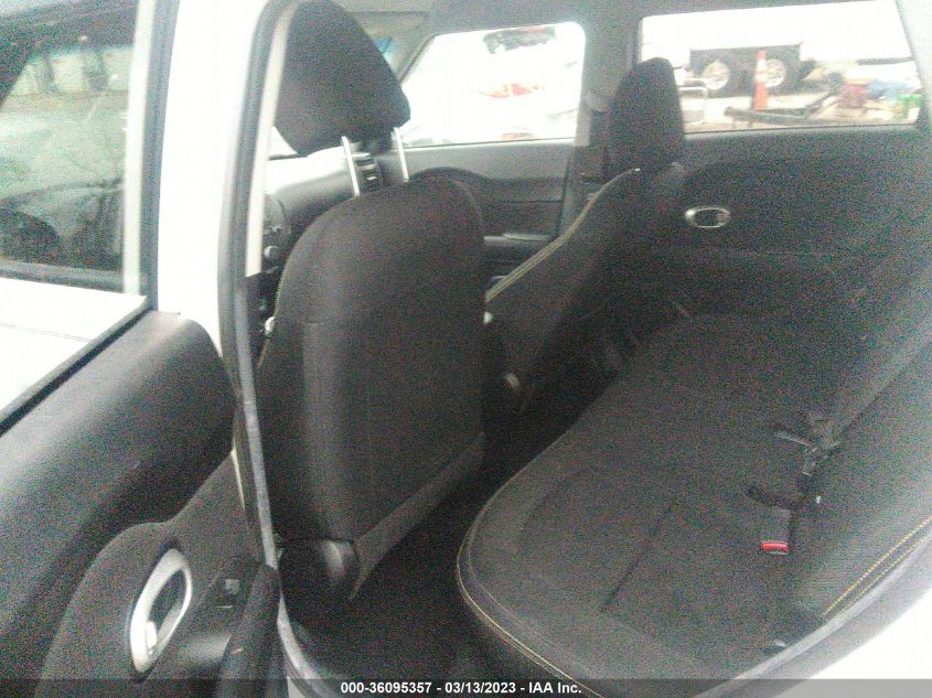 2015 KIA SOUL + - KNDJP3A58F7136713