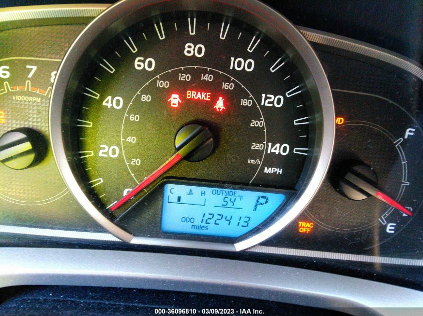 2014 TOYOTA RAV4 LE - JTMBFREV4E5029446