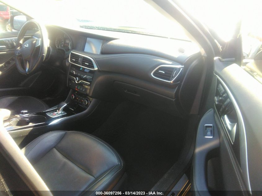 2017 INFINITI QX30 PREMIUM SJKCH5CR4HA026326