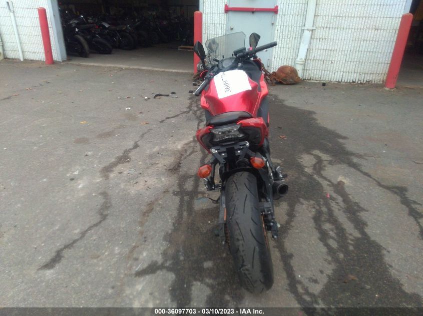 2017 KAWASAKI EX650 F - JKAEXEK1XHDA06104