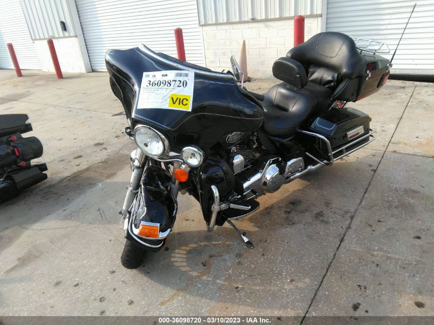 2011 HARLEY-DAVIDSON FLHTCU 1HD1FC418BB668206