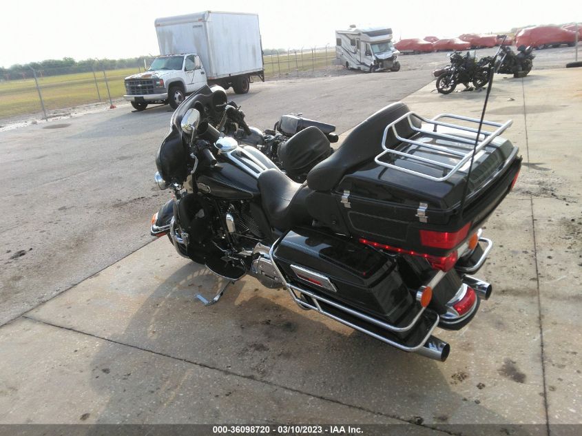 2011 HARLEY-DAVIDSON FLHTCU 1HD1FC418BB668206