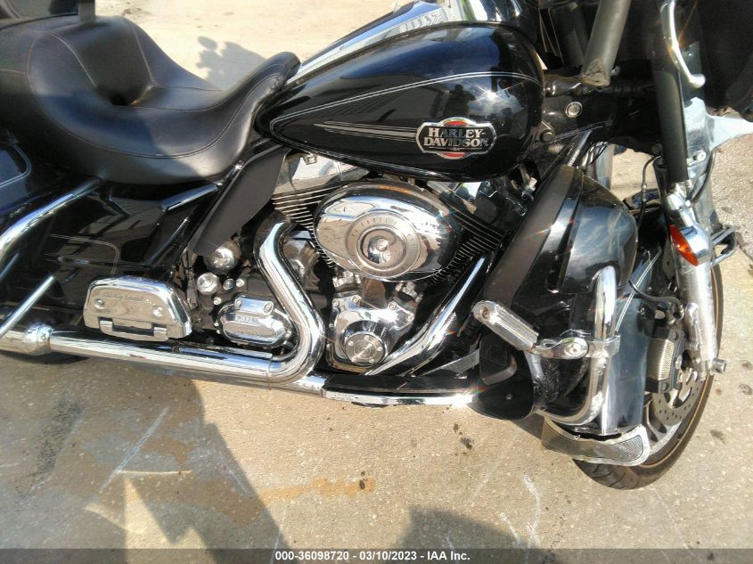 2011 HARLEY-DAVIDSON FLHTCU 1HD1FC418BB668206