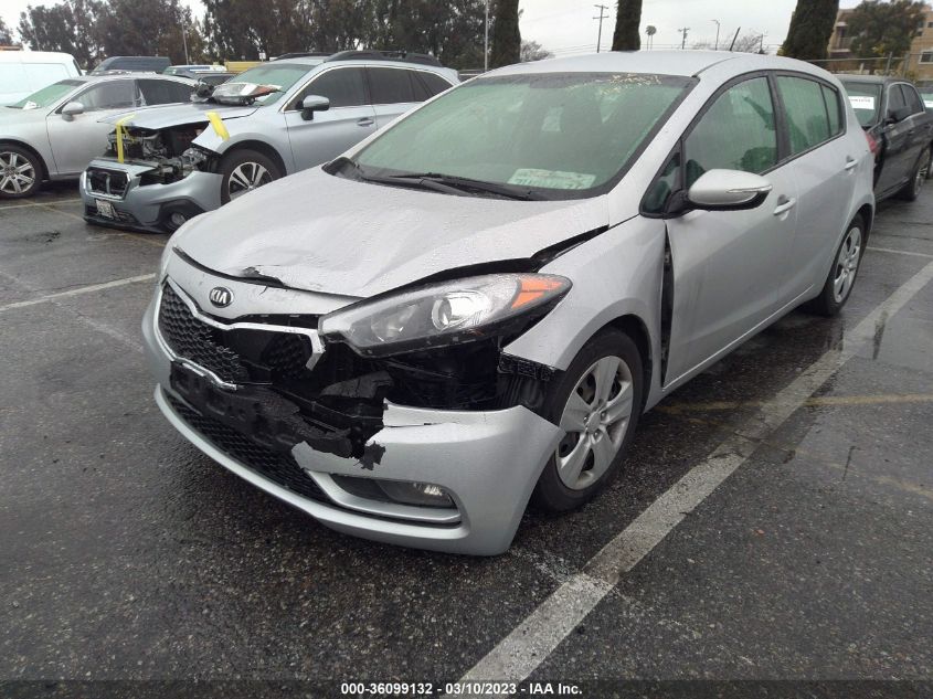 2016 KIA FORTE 5-DOOR LX - KNAFK5A87G5597518