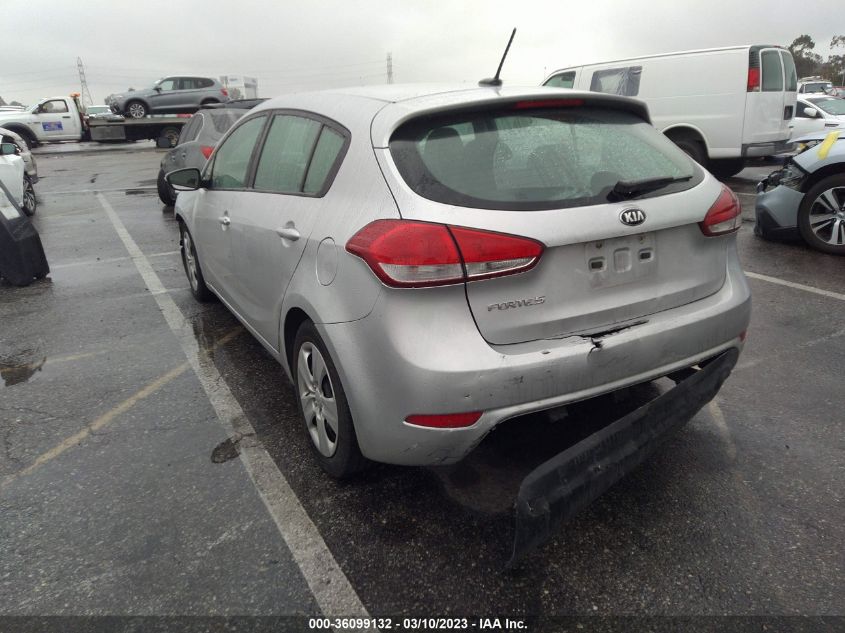 2016 KIA FORTE 5-DOOR LX - KNAFK5A87G5597518