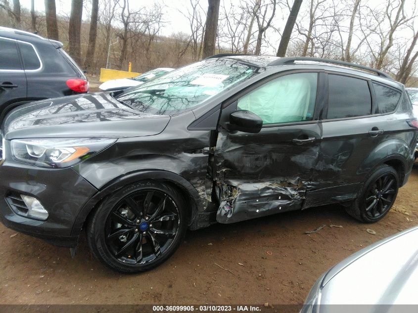 2017 FORD ESCAPE SE - 1FMCU9GD1HUB00770