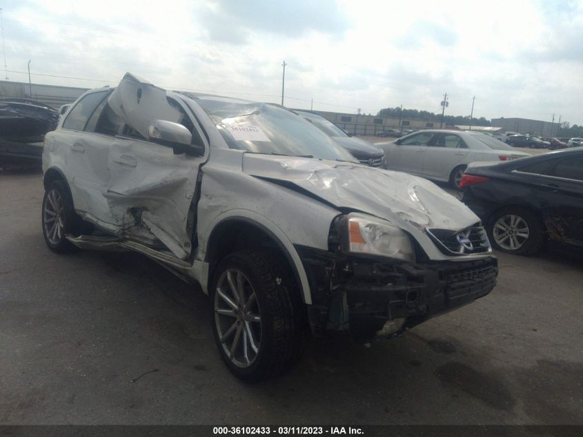 2013 VOLVO XC90 R-DESIGN - YV4952CTXD1635136