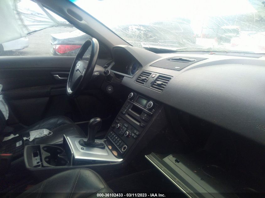 2013 VOLVO XC90 R-DESIGN - YV4952CTXD1635136