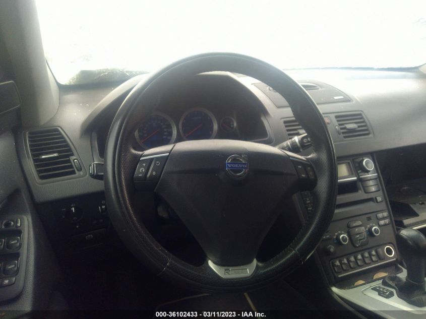 2013 VOLVO XC90 R-DESIGN - YV4952CTXD1635136