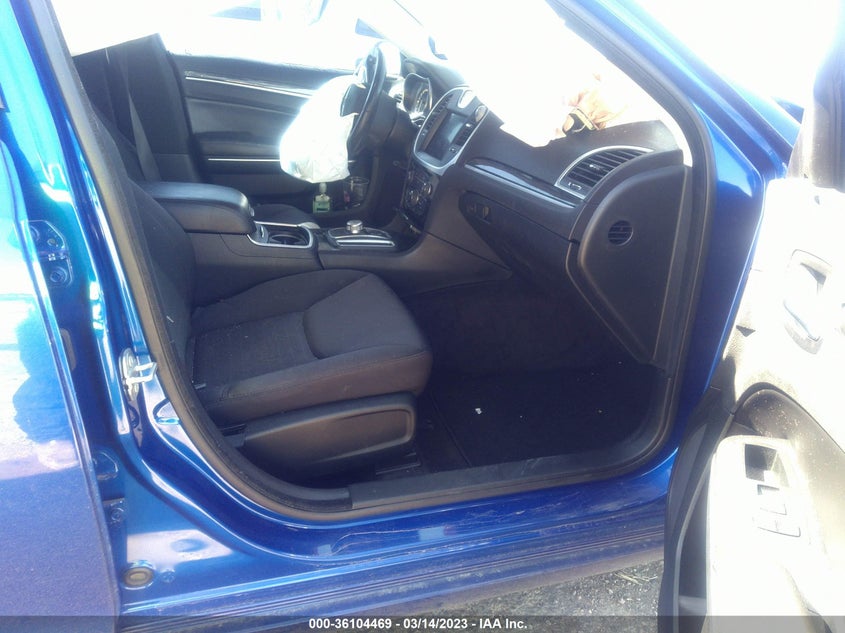 VIN 2C3CCAAG1JH282043 2018 CHRYSLER 300 TOURING