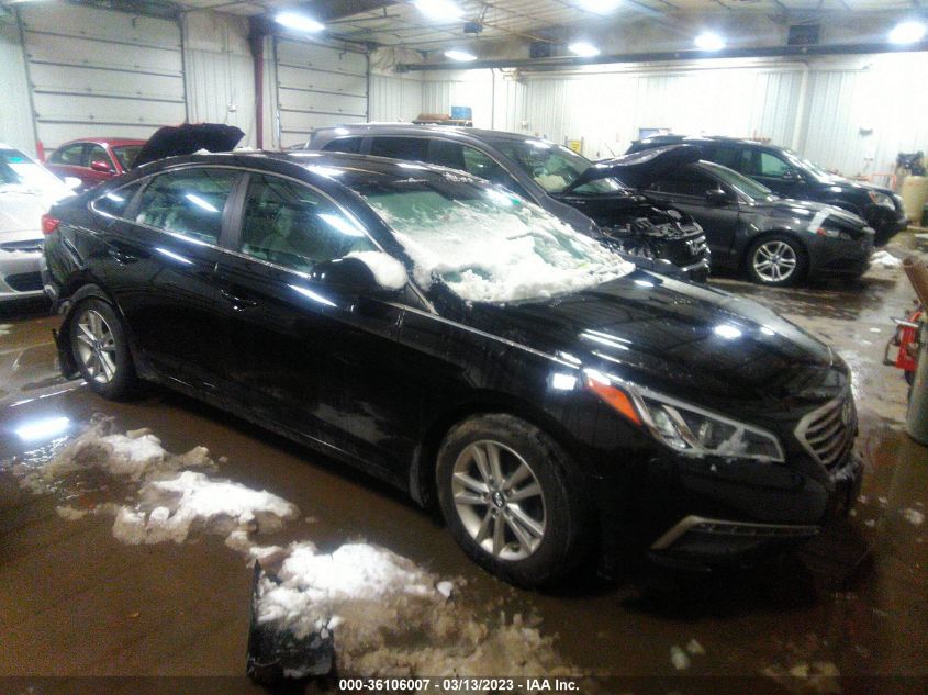 2015 HYUNDAI SONATA 2.4L SE - 5NPE24AF7FH207801