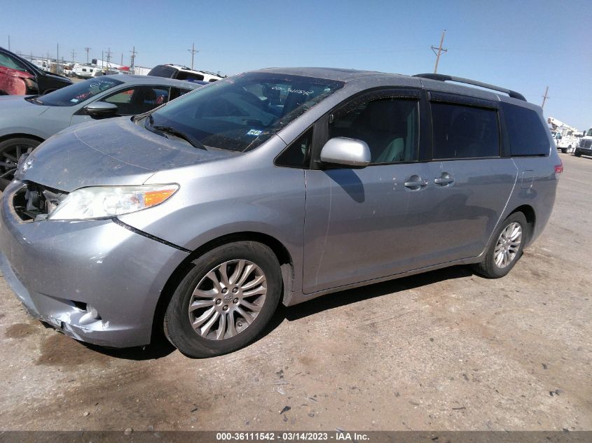 5TDYK3DC2BS141722 2011 TOYOTA SIENNA - Image 2