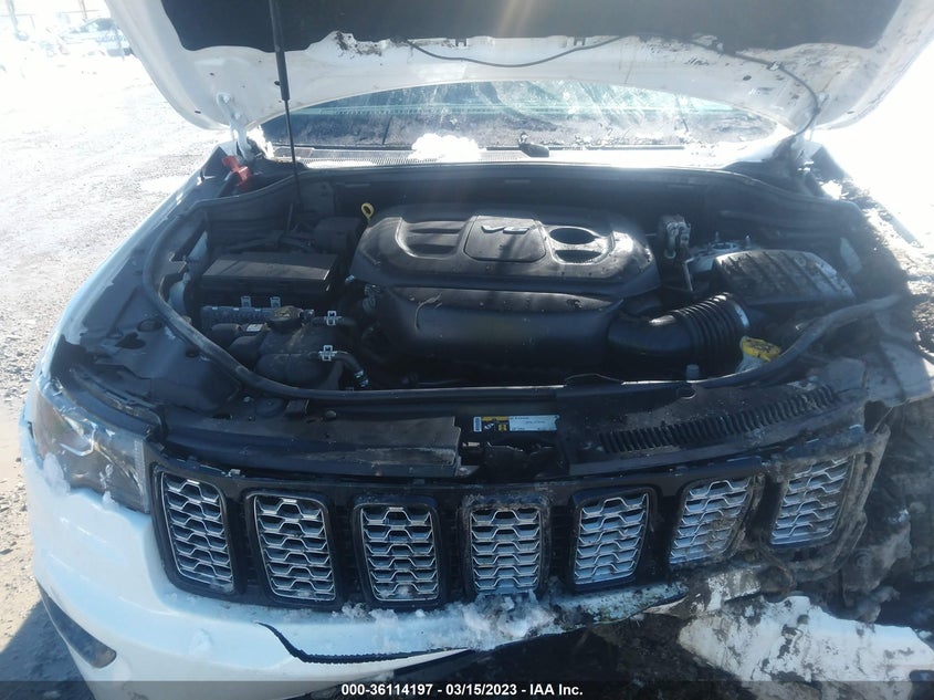 VIN 1C4RJFAGXJC491647 2018 JEEP GRAND CHEROKEE ALTITUDE