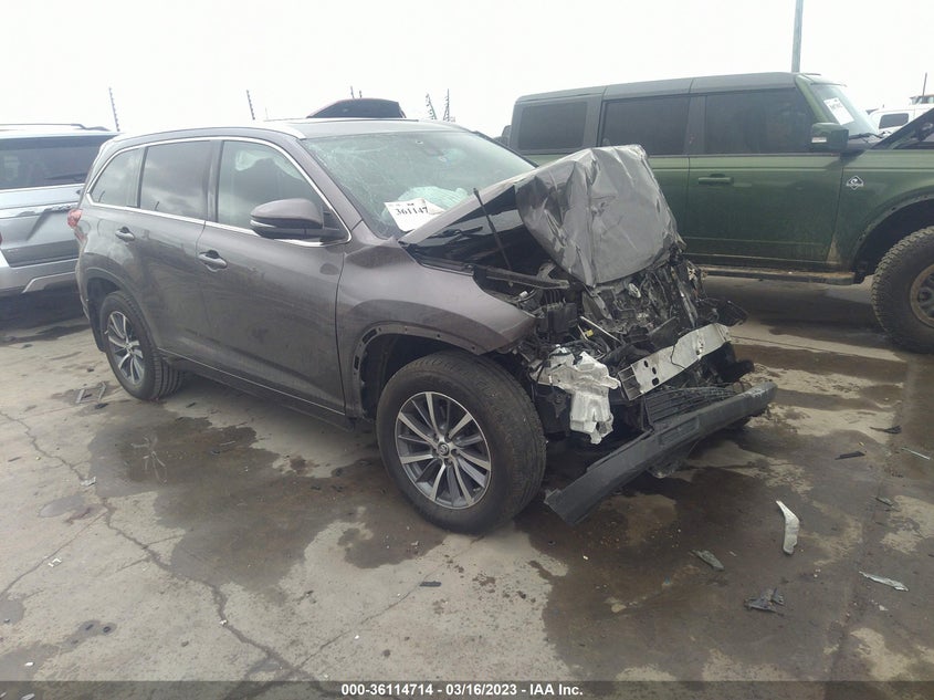 VIN 5TDKZRFH0HS511071 2017 TOYOTA HIGHLANDER XLE/SE