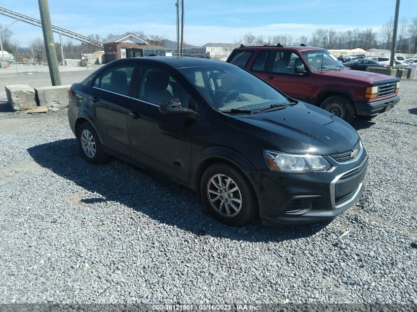 VIN 1G1JC5SB5J4130477 2018 CHEVROLET SONIC LT