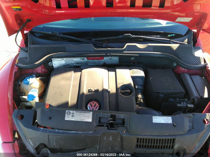 2013 VOLKSWAGEN BEETLE CONVERTIBLE 2.5L 3VW5P7AT4DM822612