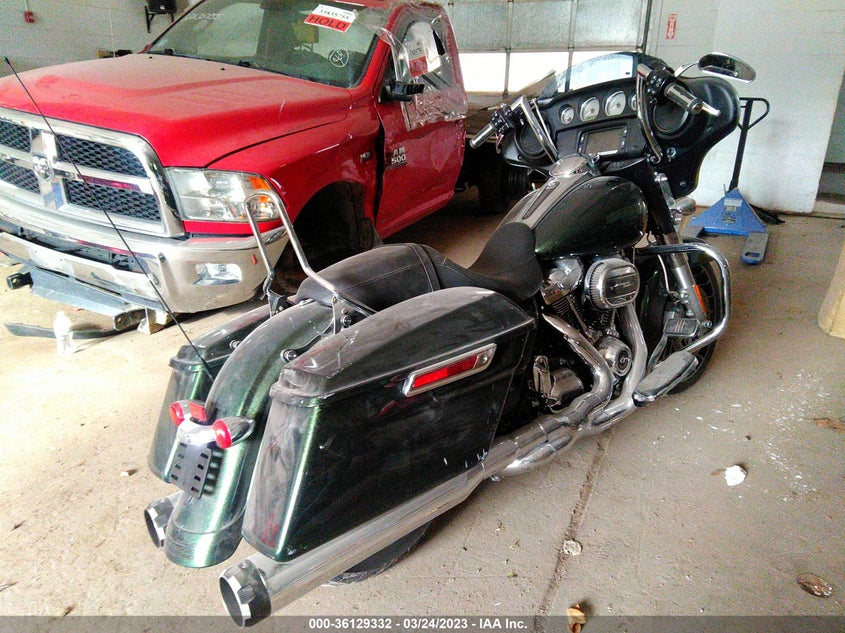 VIN 1HD1KBC11JB635361 2018 HARLEY-DAVIDSON FLHX STREET GLIDE