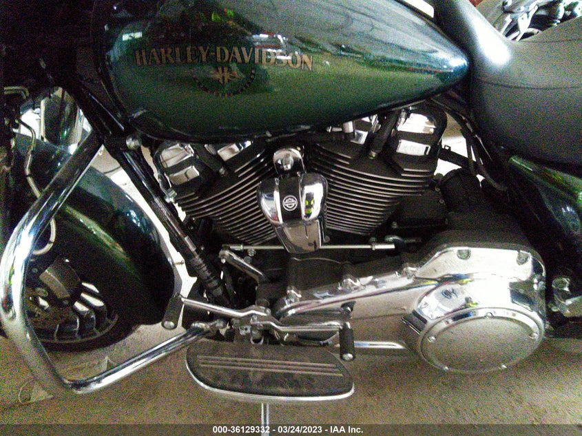 VIN 1HD1KBC11JB635361 2018 HARLEY-DAVIDSON FLHX STREET GLIDE