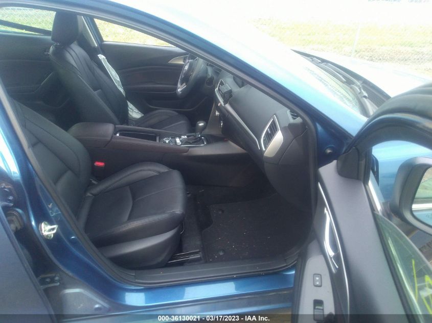 2018 MAZDA MAZDA3 4-DOOR TOURING 3MZBN1V30JM214050