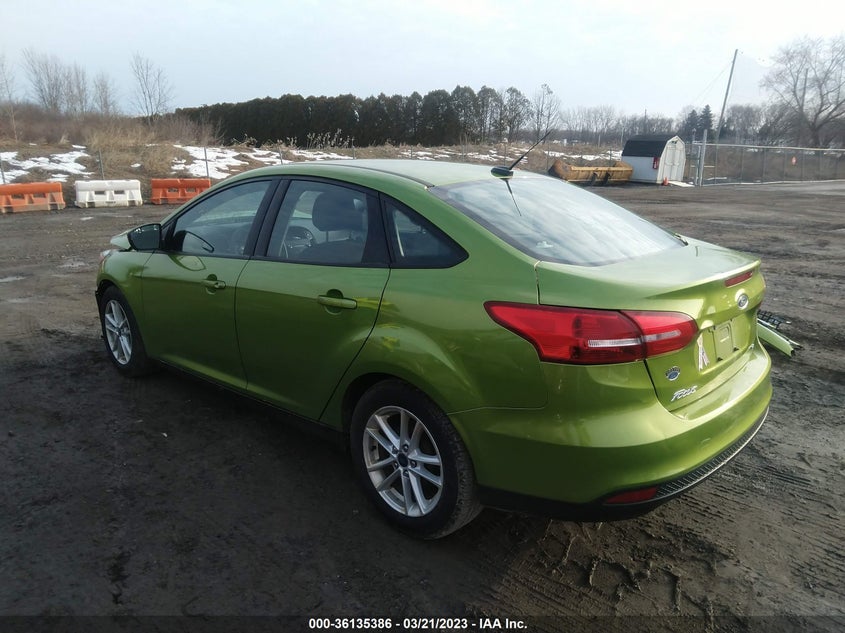 VIN 1FADP3F2XJL238600 2018 FORD FOCUS SE
