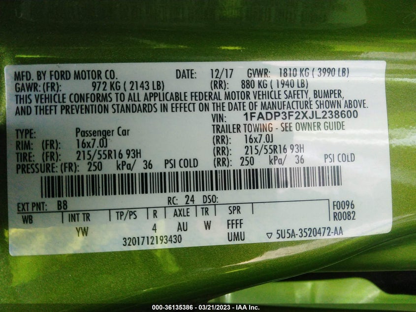 VIN 1FADP3F2XJL238600 2018 FORD FOCUS SE
