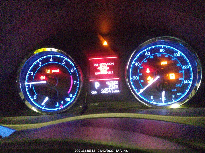 VIN 2T1BURHE4KC210613 2019 TOYOTA COROLLA LE