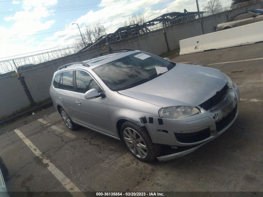 2013 VOLKSWAGEN JETTA SPORTWAGEN TDI W/SUNROOF & NAV - 3VWPL7AJ3DM607970